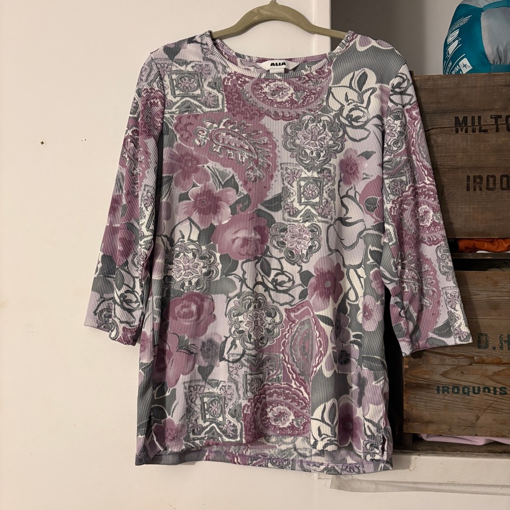 Alia Floral Patterned Textured Women's Top Size 1XL